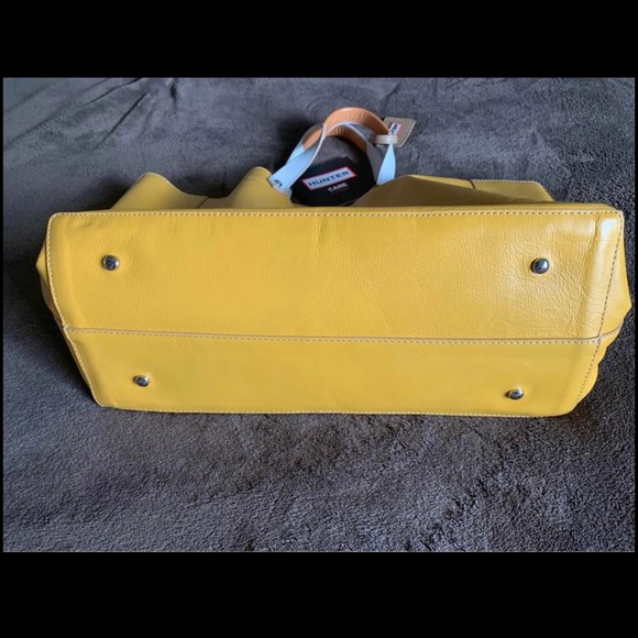 Hunter Leather Tote - Picture 2 of 3